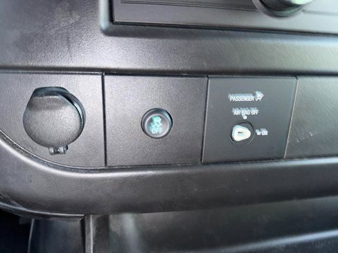 Used 2025 Chevrolet Express 2500 RWD 2500 135 w/ Driver Convenience Package image 21