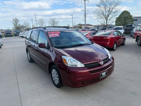 Used 2005 Toyota Sienna LE FWD image 3