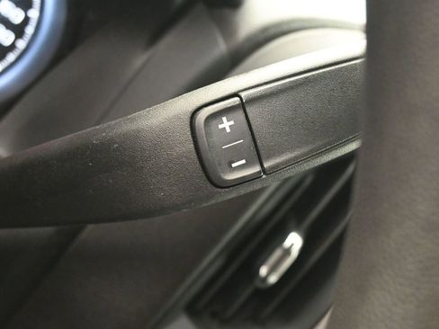 Used 2022 Chevrolet Silverado 1500 Custom image 17