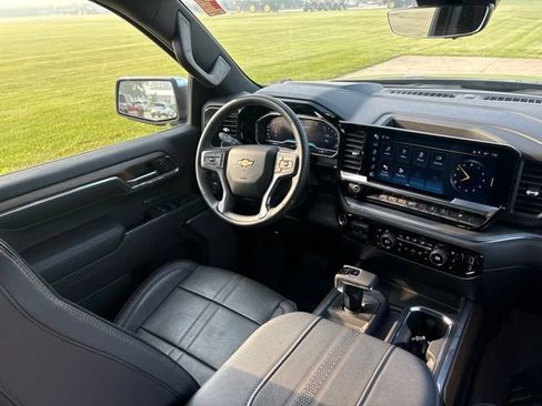 Used 2024 Chevrolet Silverado 1500 High Country w/ Technology Package AWD/4WD image 25