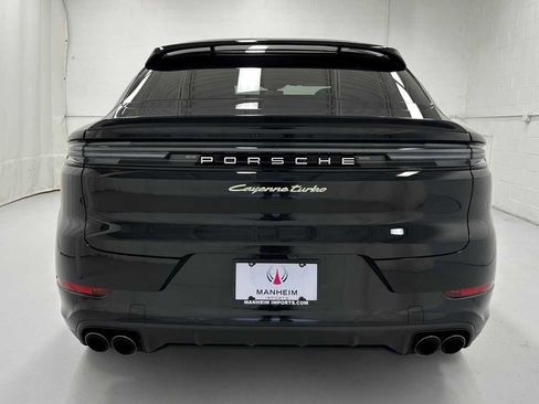 Used 2024 Porsche Cayenne Turbo image 7