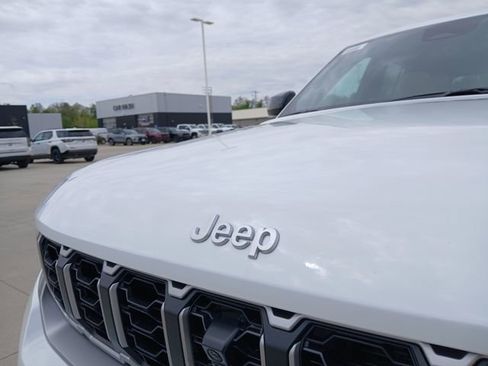 New 2026 Jeep Grand Cherokee L Limited AWD/4WD image 35