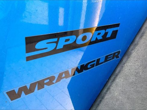 Used 2015 Jeep Wrangler Sport w/ Connectivity Group image 29