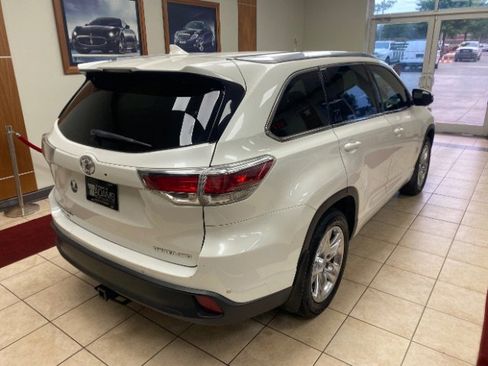 Used 2016 Toyota Highlander Limited AWD/4WD image 5