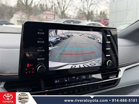 Used 2023 Toyota Sienna XSE image 19