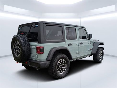 Used 2024 Jeep Wrangler Unlimited Rubicon image 3
