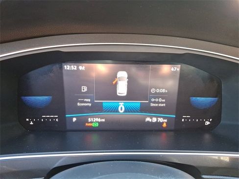 Used 2022 Volkswagen Tiguan SE R-Line image 21