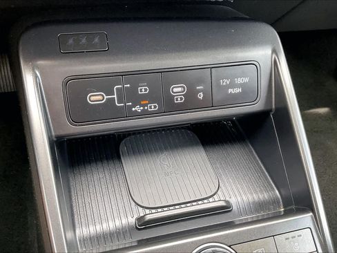 Used 2024 Hyundai Kona Limited AWD/4WD image 32