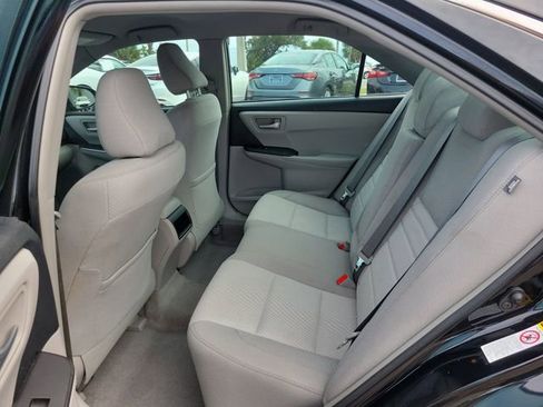 Used 2016 Toyota Camry LE image 9