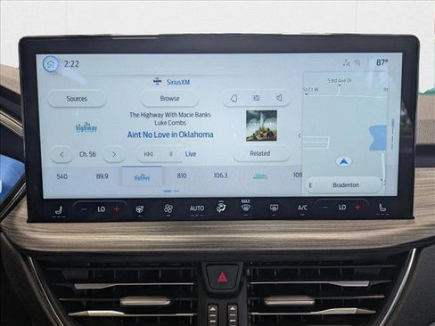 New 2025 Ford Escape SE w/ PHEV Premium Package image 11