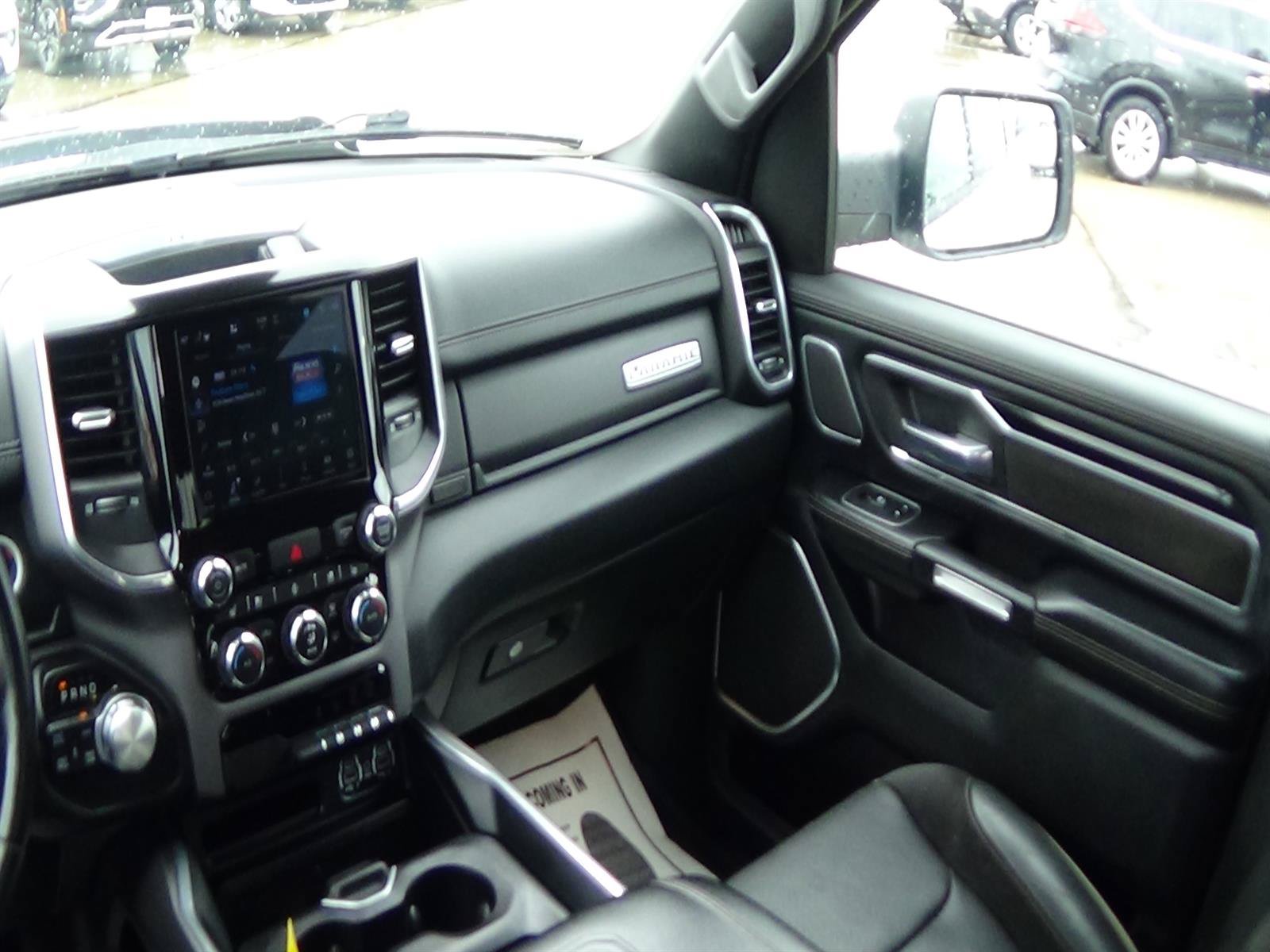 Used 2022 RAM 1500 Laramie AWD/4WD image 14