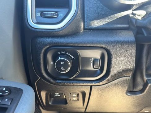 Used 2021 RAM 1500 Big Horn image 14