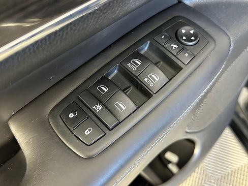 Used 2020 Jeep Grand Cherokee Overland image 22