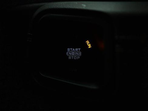 Used 2025 Jeep Wrangler Unlimited Sahara w/ Safety Group AWD/4WD image 17