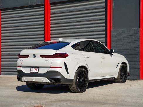 Used 2021 BMW X6 sDrive40i w/ M Sport Package image 6
