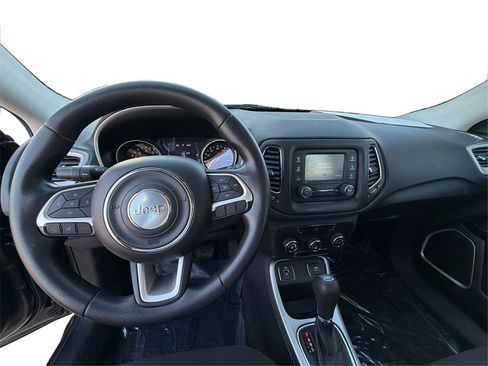 Used 2018 Jeep Compass Sport image 28