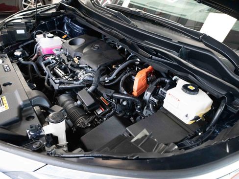 Used 2025 Toyota Sienna Platinum image 35