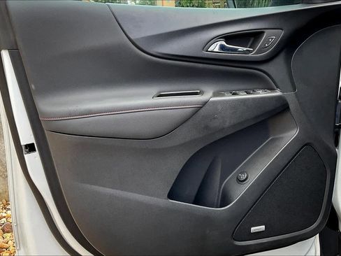 Used 2023 Chevrolet Equinox RS w/ RS Leather Package image 22