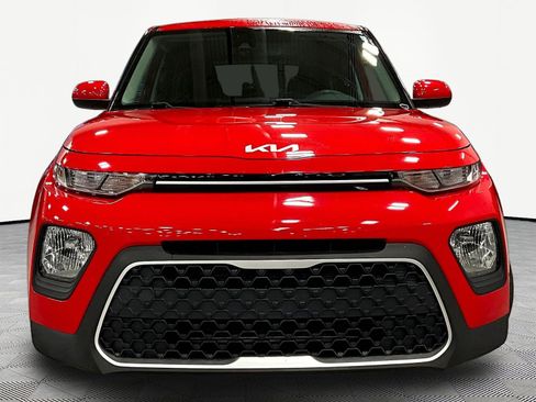 Used 2022 Kia Soul LX w/ Technology Package FWD image 2