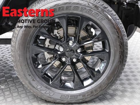 Used 2022 Jeep Wrangler Unlimited Sahara w/ Cold Weather Group AWD/4WD image 30
