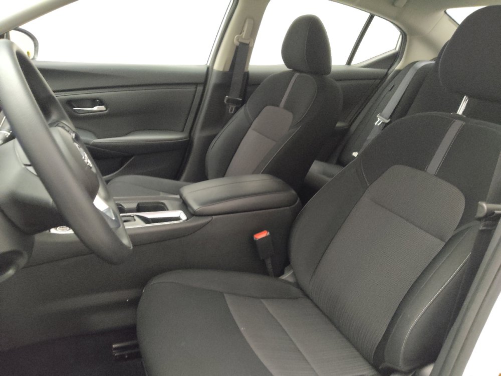 Used 2025 Nissan Sentra SV FWD image 17