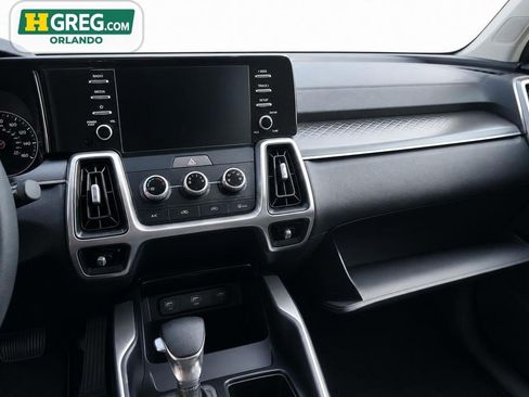 Used 2023 Kia Sorento LX FWD image 14