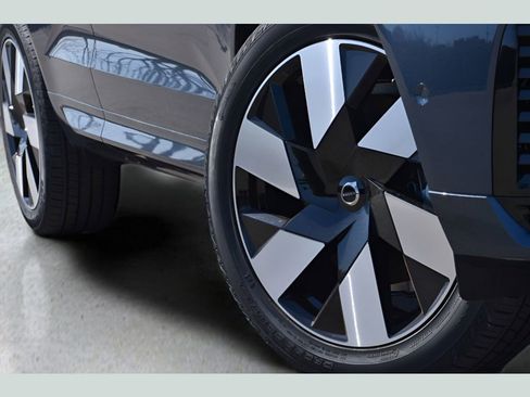 Used 2025 Volvo XC60 T8 Plus w/ Protection Package Premier image 8