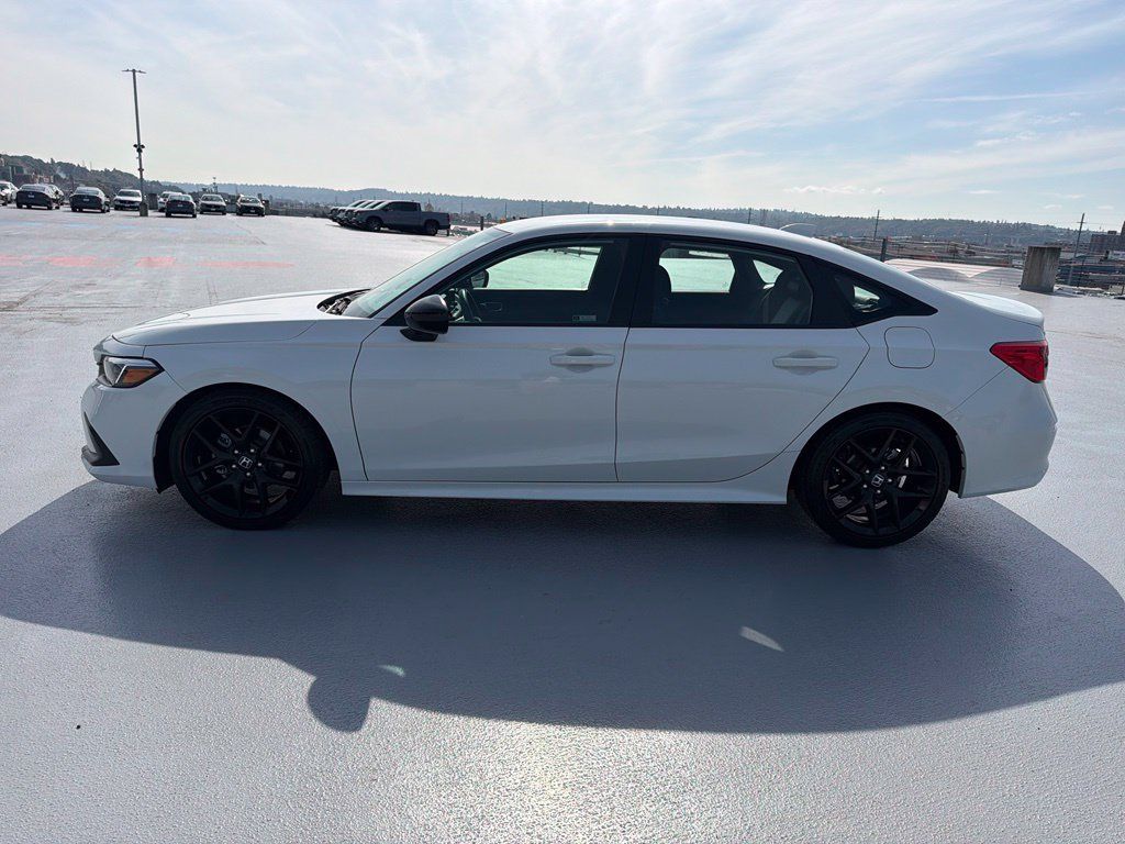 Used 2023 Honda Civic Sport image 6