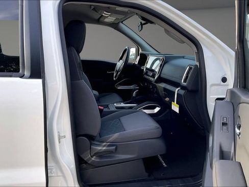 New 2026 Nissan Frontier SV AWD/4WD image 11