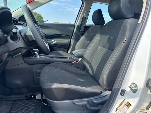 Used 2024 Nissan Kicks SV FWD image 16