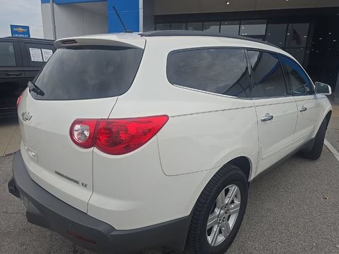 Used 2012 Chevrolet Traverse LT FWD image 4