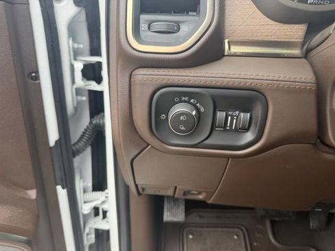 Used 2026 RAM 2500 Limited AWD/4WD image 19