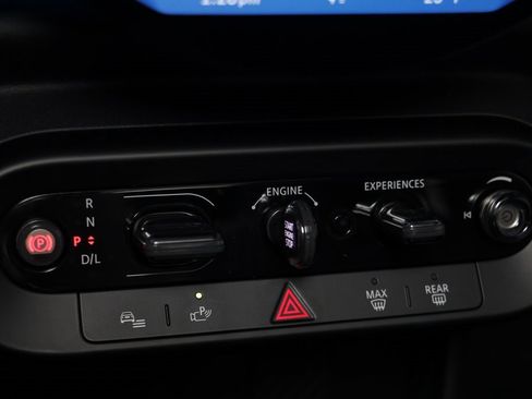 Certified 2025 MINI Cooper 2-Door Hardtop image 11