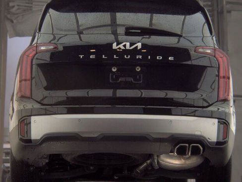 Used 2025 Kia Telluride S FWD image 4