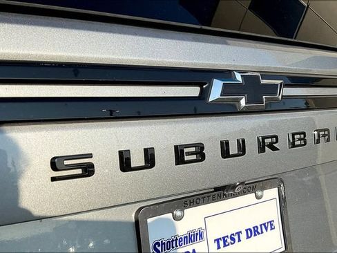 Used 2023 Chevrolet Suburban Z71 AWD/4WD image 26