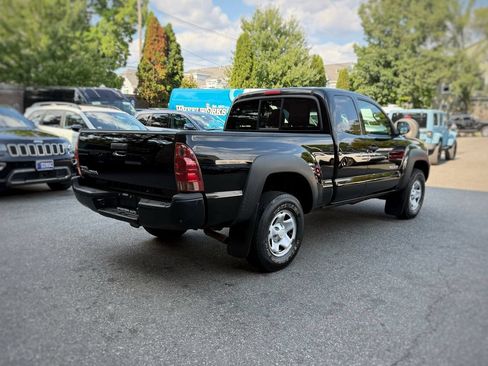 Used 2015 Toyota Tacoma 4x4 Access Cab w/ Convenience Package image 8