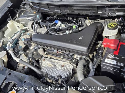 Used 2018 Nissan Rogue SV image 18