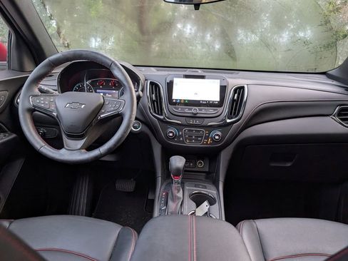 Used 2023 Chevrolet Equinox RS w/ RS Leather Package FWD image 11