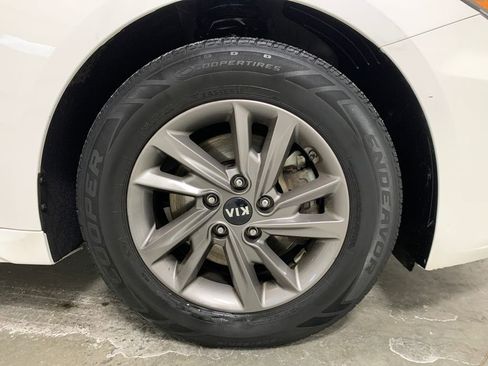 Used 2020 Kia Optima LX image 28