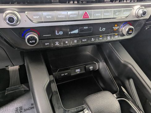 Used 2024 Kia Telluride LX FWD image 19