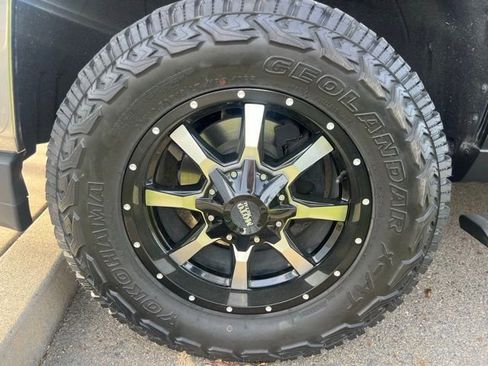 Used 2018 Chevrolet Silverado 1500 LT w/ LT Eassist Package image 3