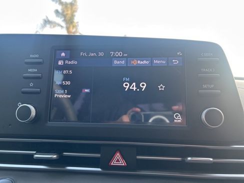 Certified 2023 Hyundai Elantra SEL image 8