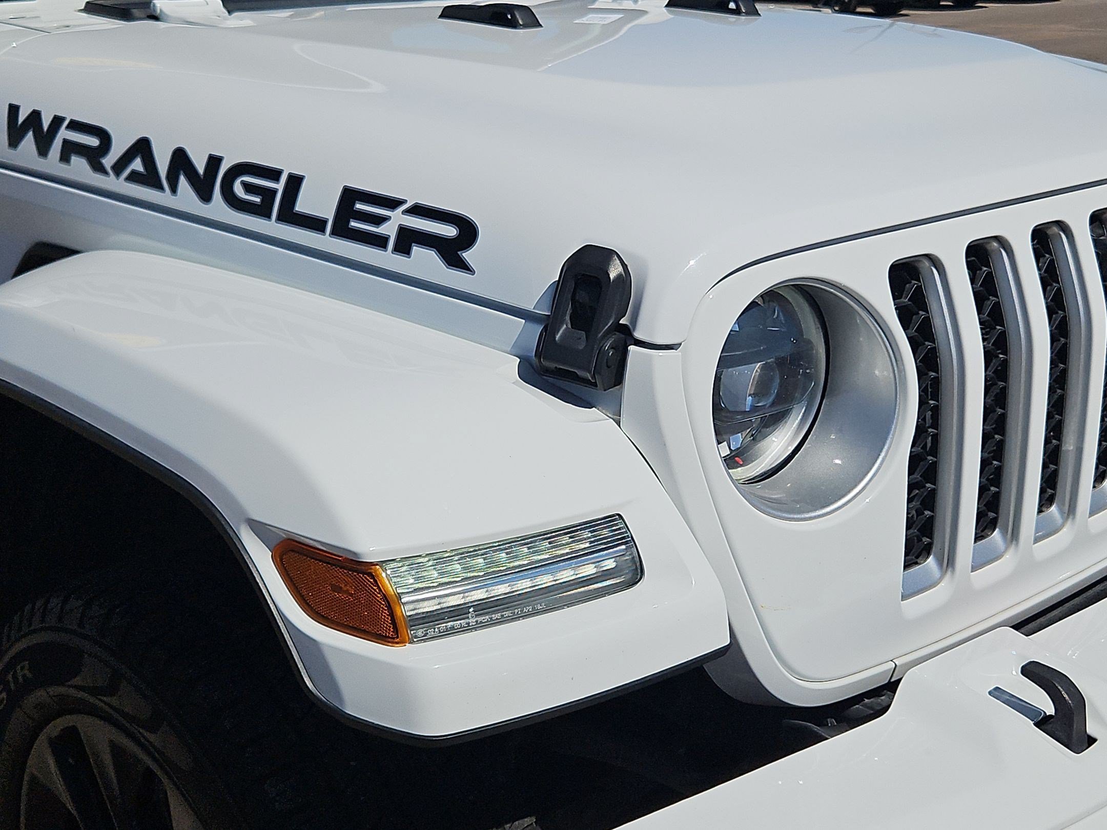 Used 2023 Jeep Wrangler Unlimited Sahara AWD/4WD image 11