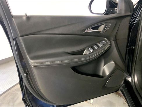 Used 2025 Buick Encore GX Preferred AWD/4WD image 24