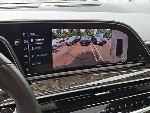 Used 2021 Cadillac Escalade Premium Luxury w/ Performance Package AWD/4WD image 19