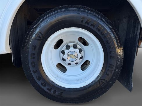 Used 2015 Chevrolet Express 3500 w/ Shuttle Bus Package image 11