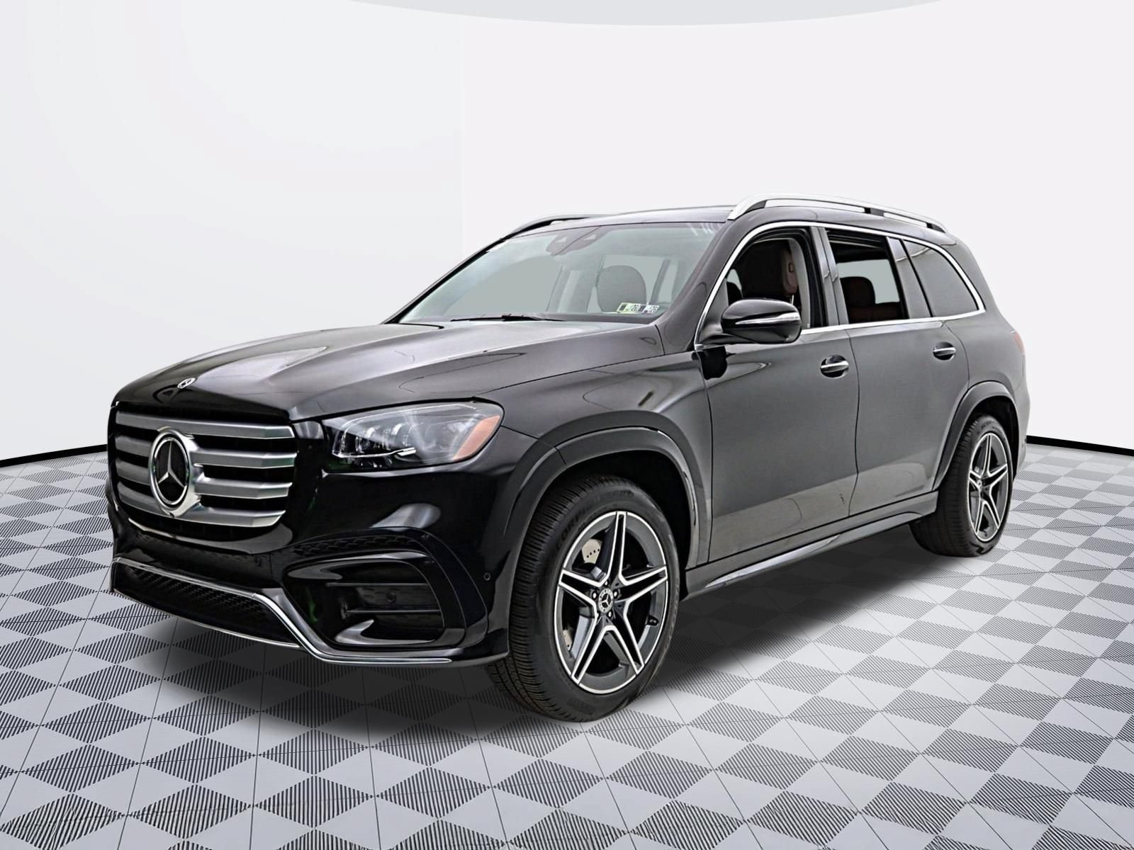 Used 2024 Mercedes-Benz GLS 450 4MATIC image 2