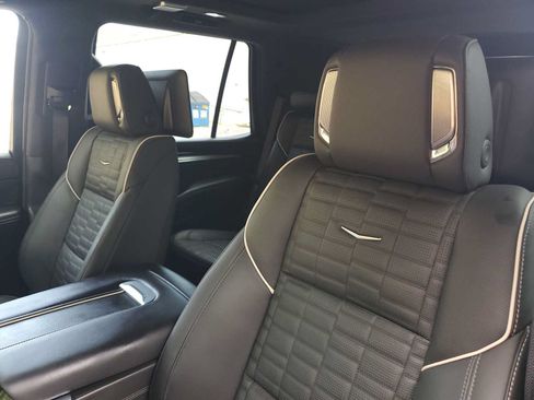 Certified 2026 Cadillac Escalade Platinum Sport AWD/4WD image 18