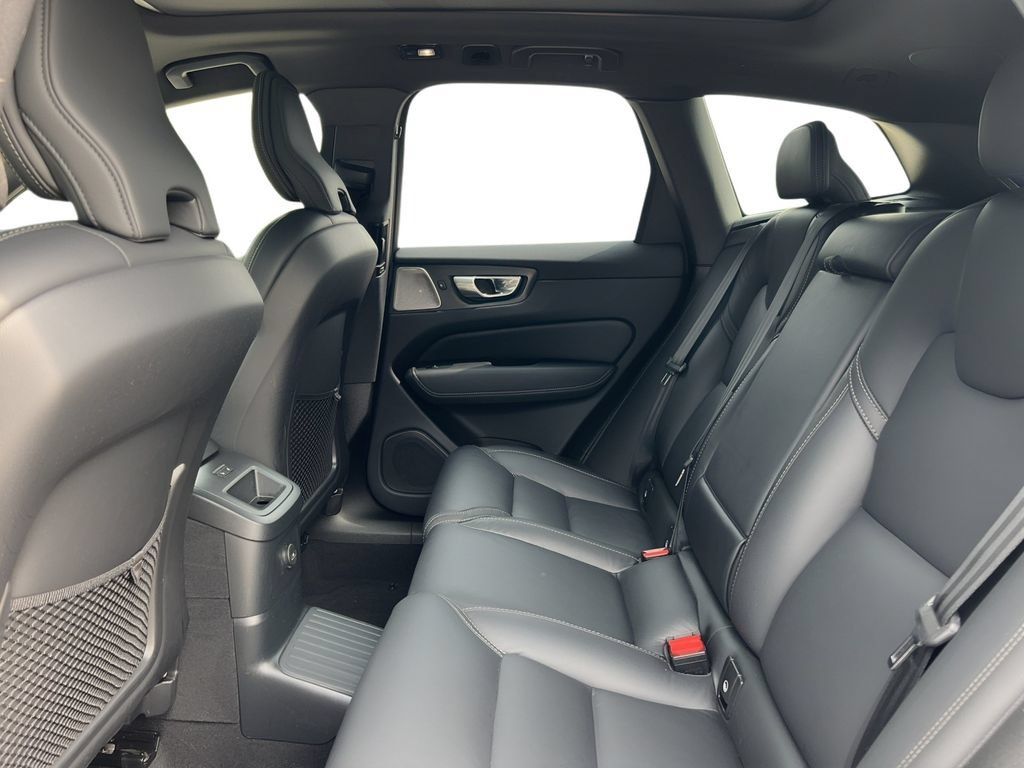 Used 2024 Volvo XC60 T8 Ultimate w/ Protection Package Premier AWD/4WD image 7