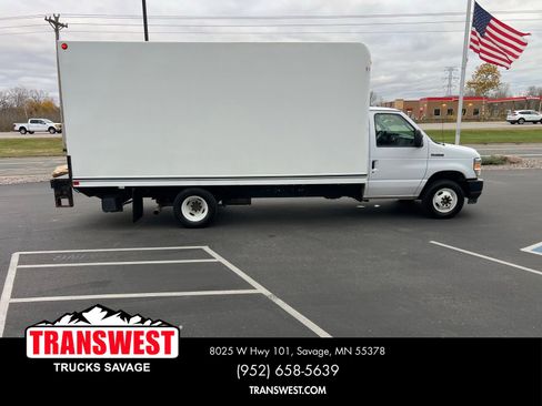 Used 2022 Ford E-350 and Econoline 350 Super Duty w/ Power Windows & Locks Group image 3